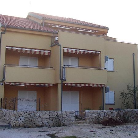 Apartments Jtv Simuni Kolan Exterior photo