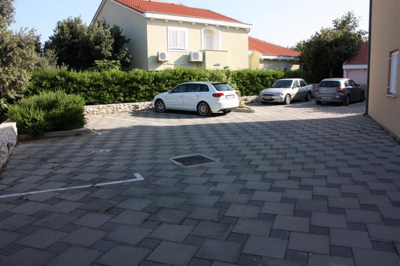 Apartments Jtv Simuni Kolan Exterior photo